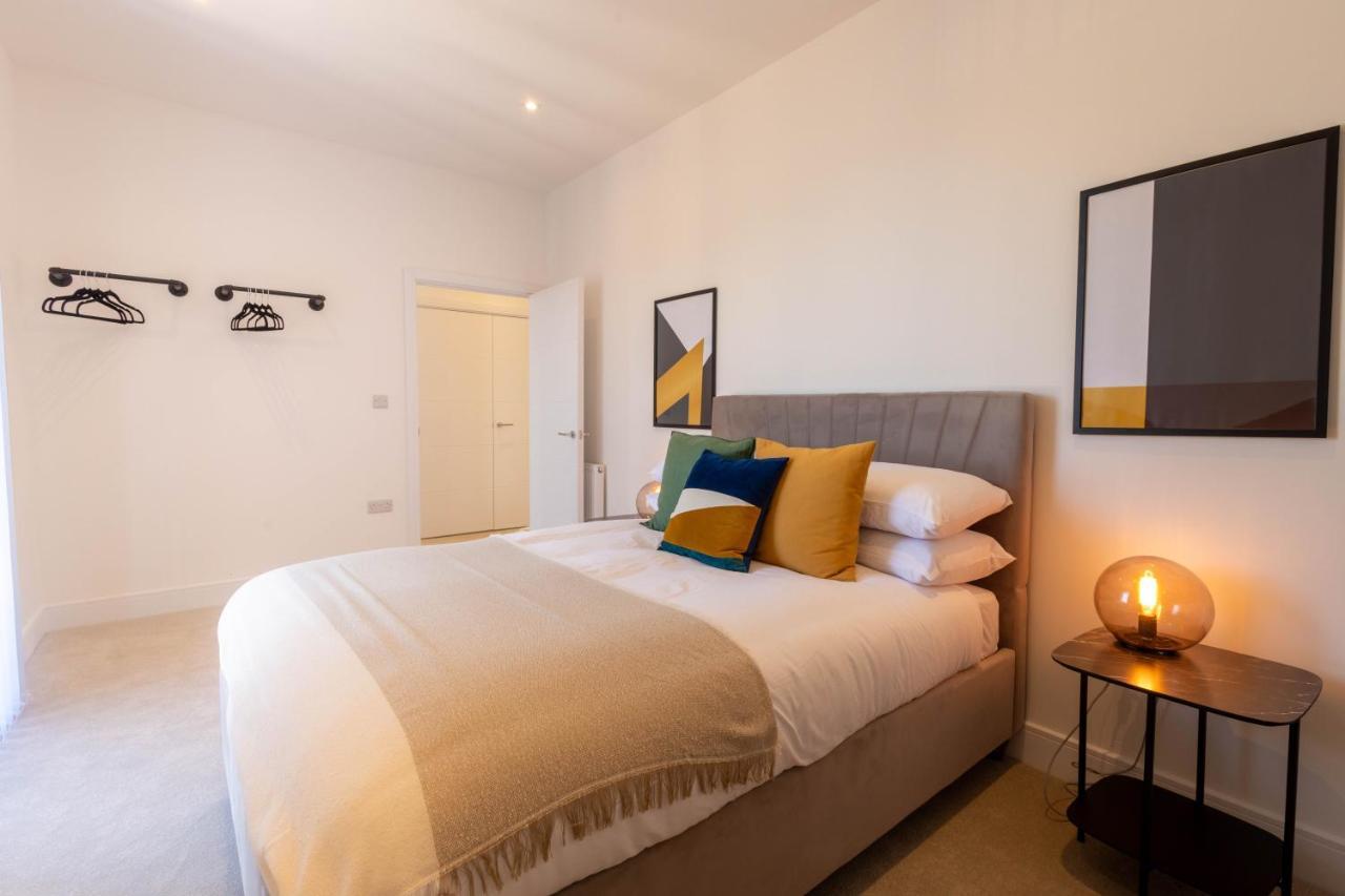 Modern Apartments With Balcony In Merton Near Wimbledon By Sojo Stay Mitcham Zewnętrze zdjęcie