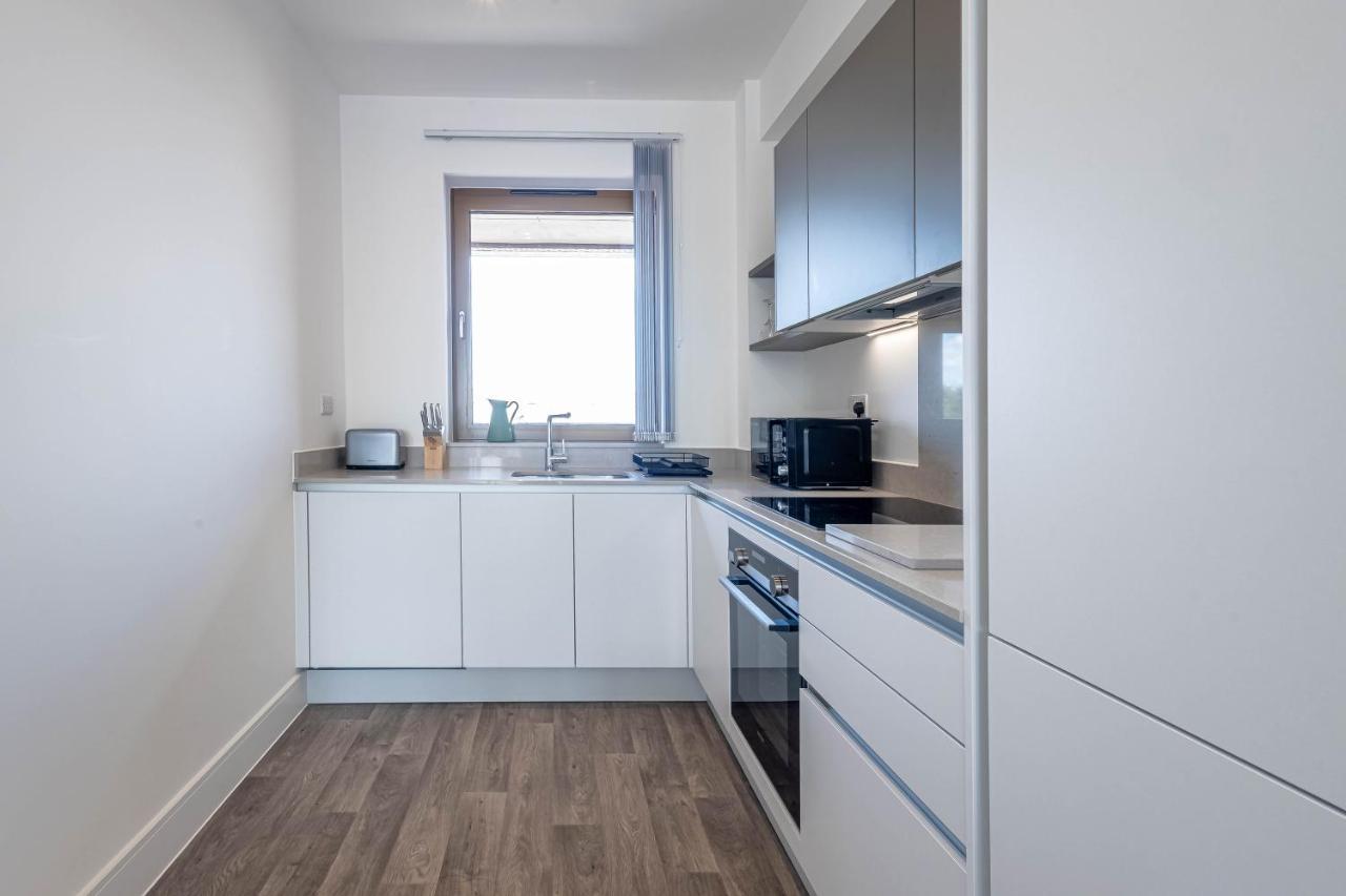 Modern Apartments With Balcony In Merton Near Wimbledon By Sojo Stay Mitcham Zewnętrze zdjęcie