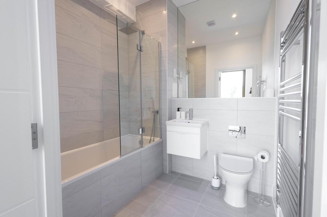 Modern Apartments With Balcony In Merton Near Wimbledon By Sojo Stay Mitcham Zewnętrze zdjęcie