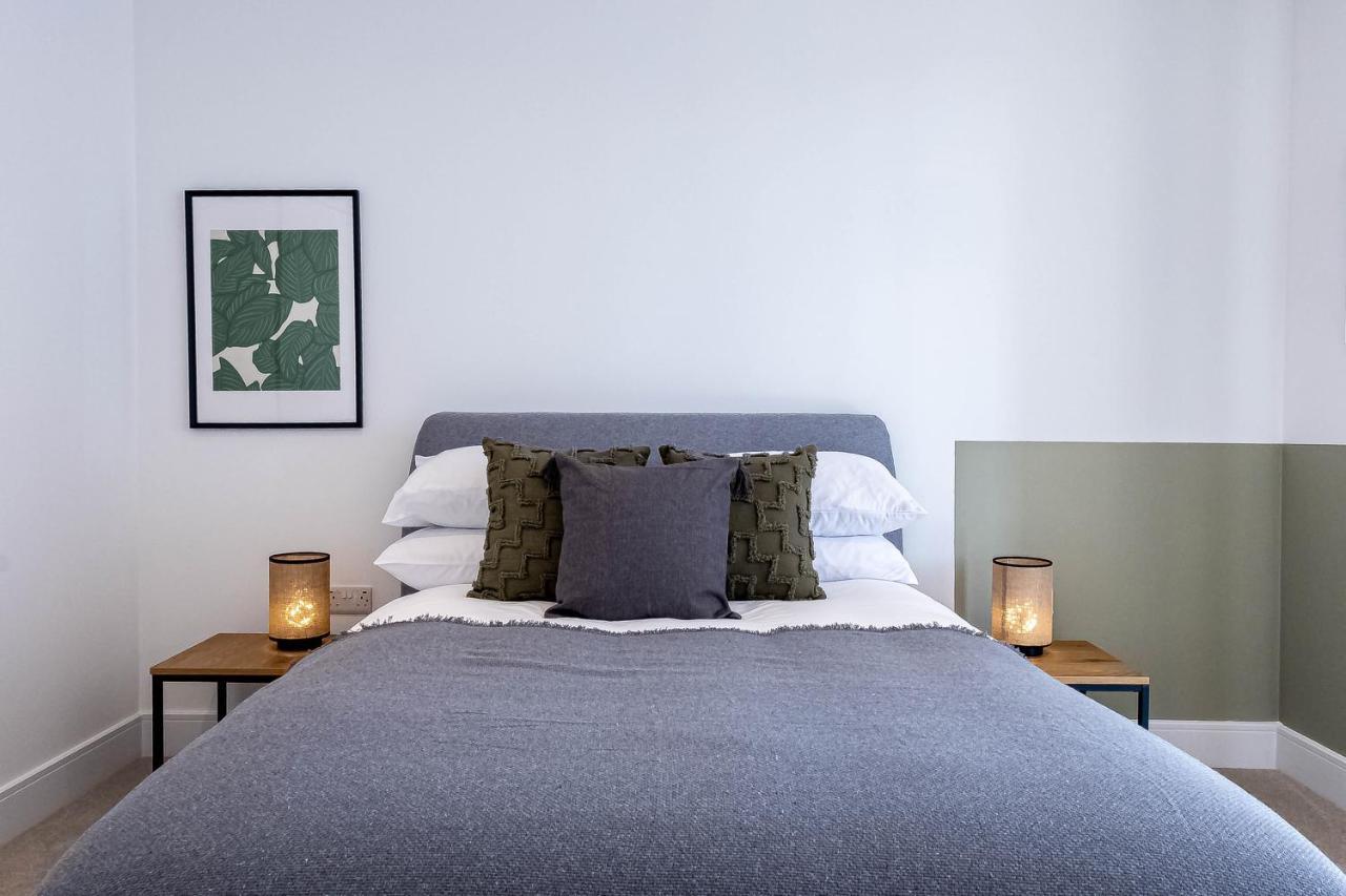 Modern Apartments With Balcony In Merton Near Wimbledon By Sojo Stay Mitcham Zewnętrze zdjęcie