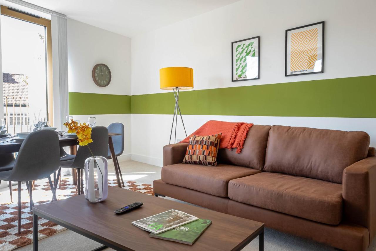 Modern Apartments With Balcony In Merton Near Wimbledon By Sojo Stay Mitcham Zewnętrze zdjęcie