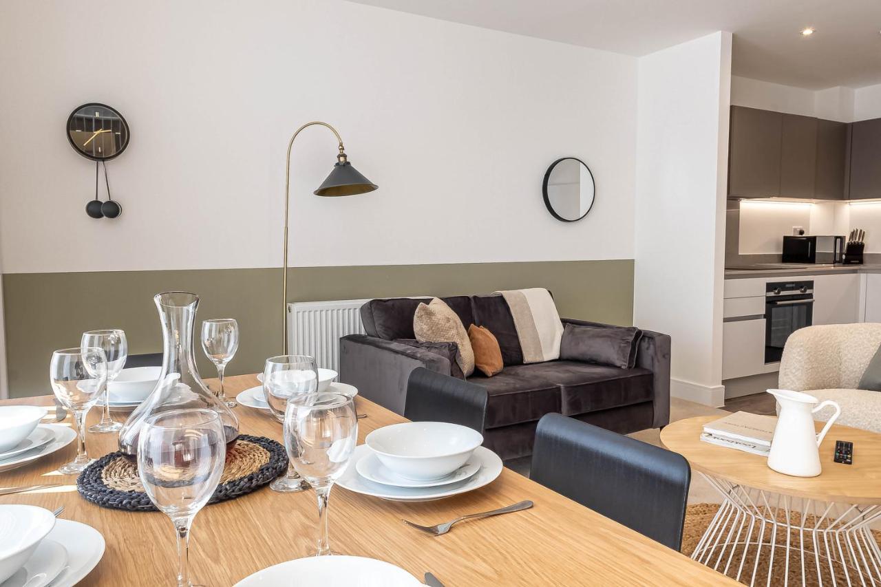 Modern Apartments With Balcony In Merton Near Wimbledon By Sojo Stay Mitcham Zewnętrze zdjęcie