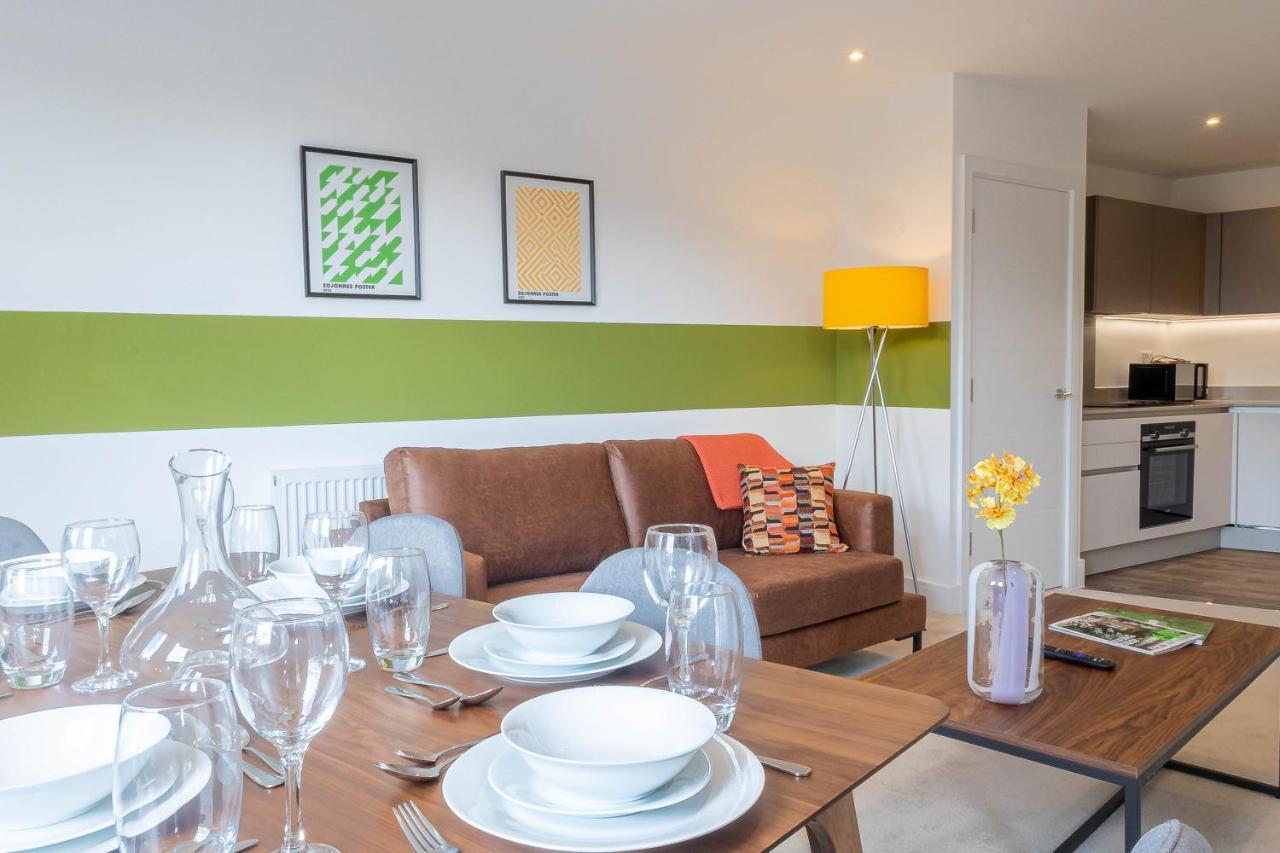 Modern Apartments With Balcony In Merton Near Wimbledon By Sojo Stay Mitcham Zewnętrze zdjęcie