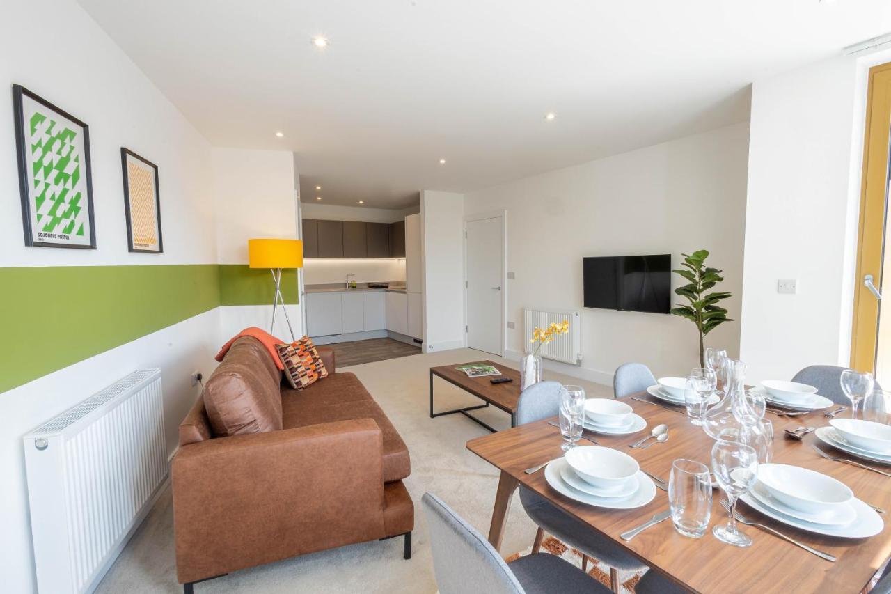 Modern Apartments With Balcony In Merton Near Wimbledon By Sojo Stay Mitcham Zewnętrze zdjęcie