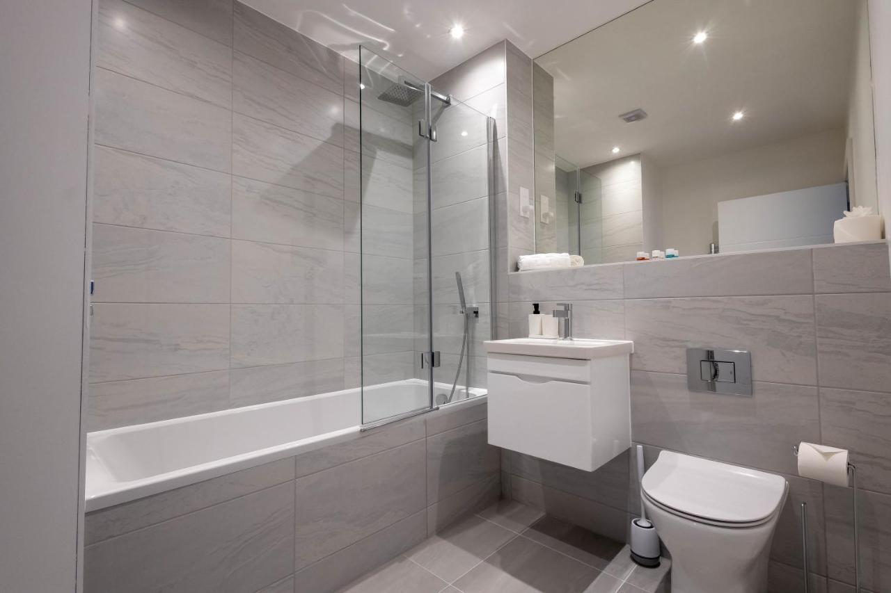 Modern Apartments With Balcony In Merton Near Wimbledon By Sojo Stay Mitcham Zewnętrze zdjęcie