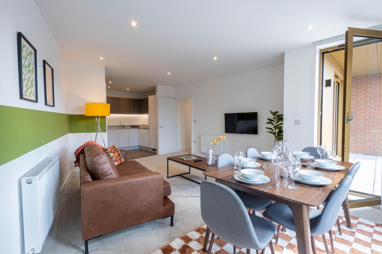 Modern Apartments With Balcony In Merton Near Wimbledon By Sojo Stay Mitcham Zewnętrze zdjęcie